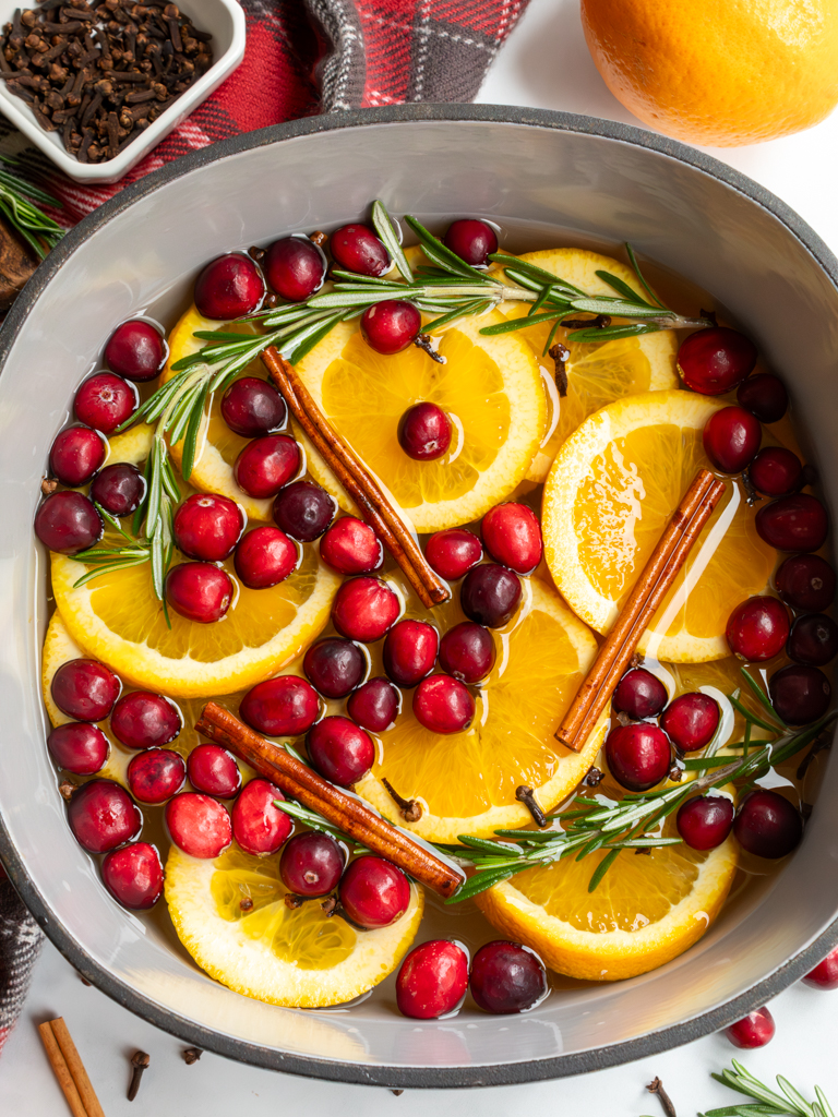 Easy Christmas Simmer Pot Recipe For A Cozy Holiday - Midwest Life and Style Blog