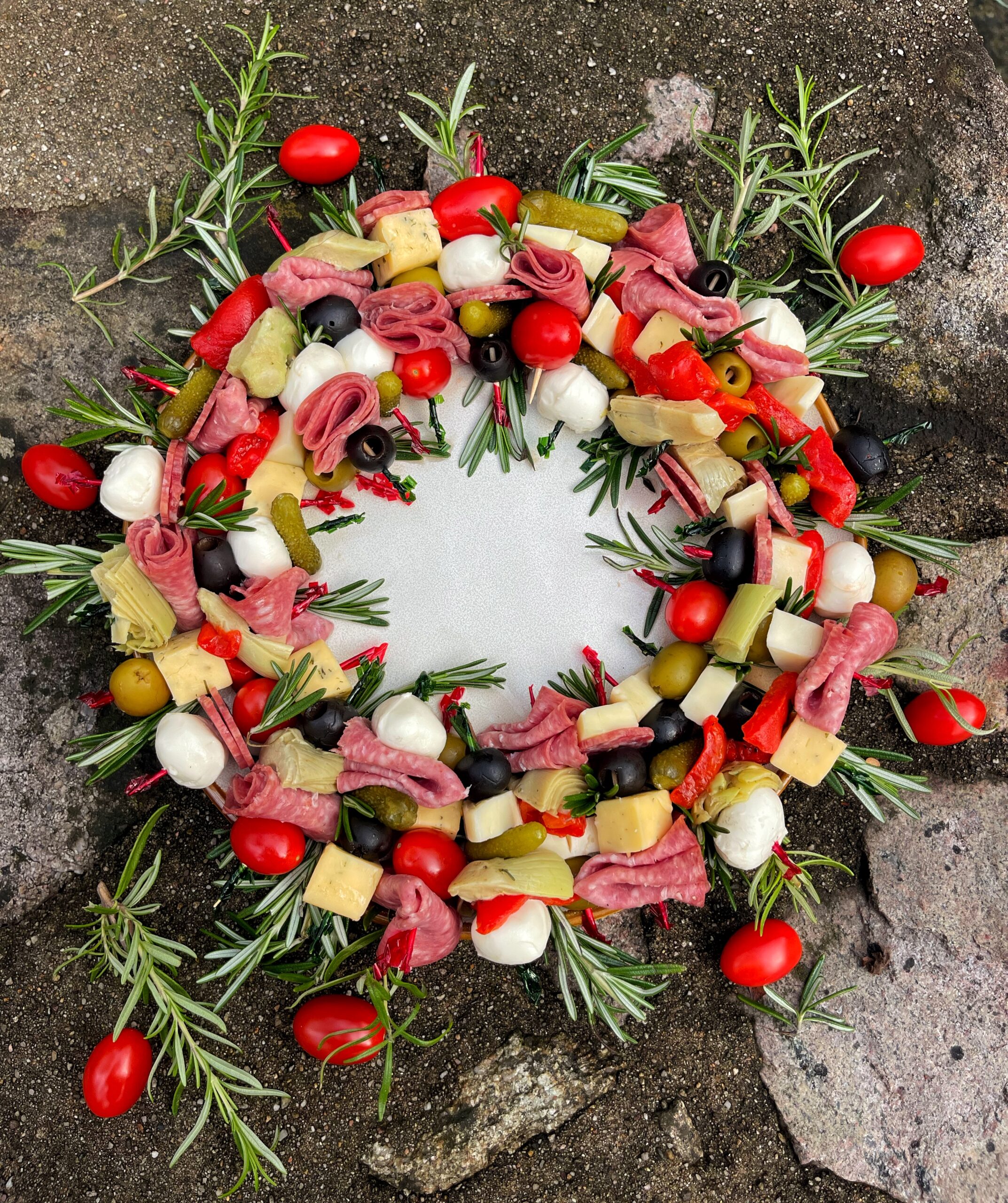 Christmas Charcuterie Board Wreath - Bricks 'n Blooms