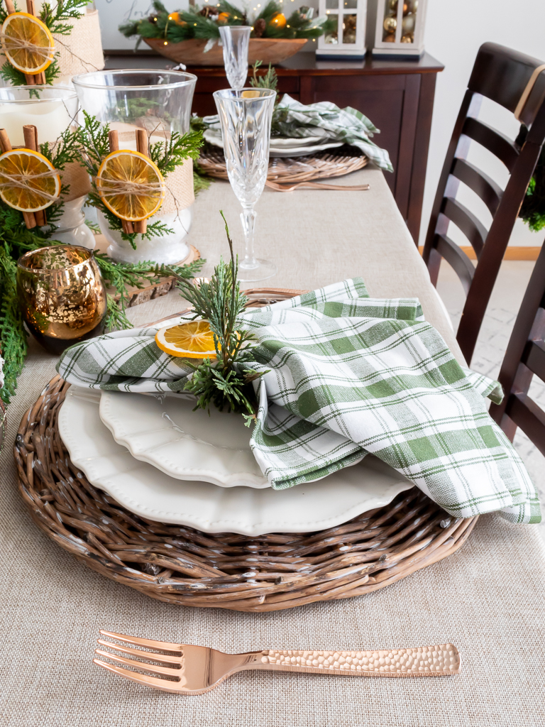 How To Style A Rustic Christmas Tablescape In 5 Simple Steps - Midwest Life and Style