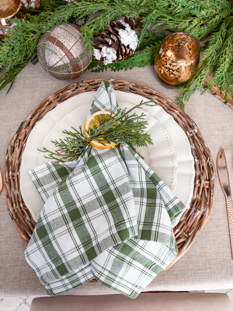 How To Style A Rustic Christmas Tablescape In 5 Simple Steps - Midwest Life and Style