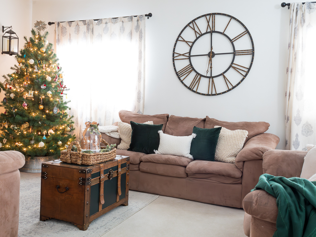 Neutral Cottage Christmas Living Room 