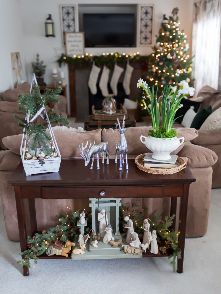 Christmas Nativity and Holiday Vignette