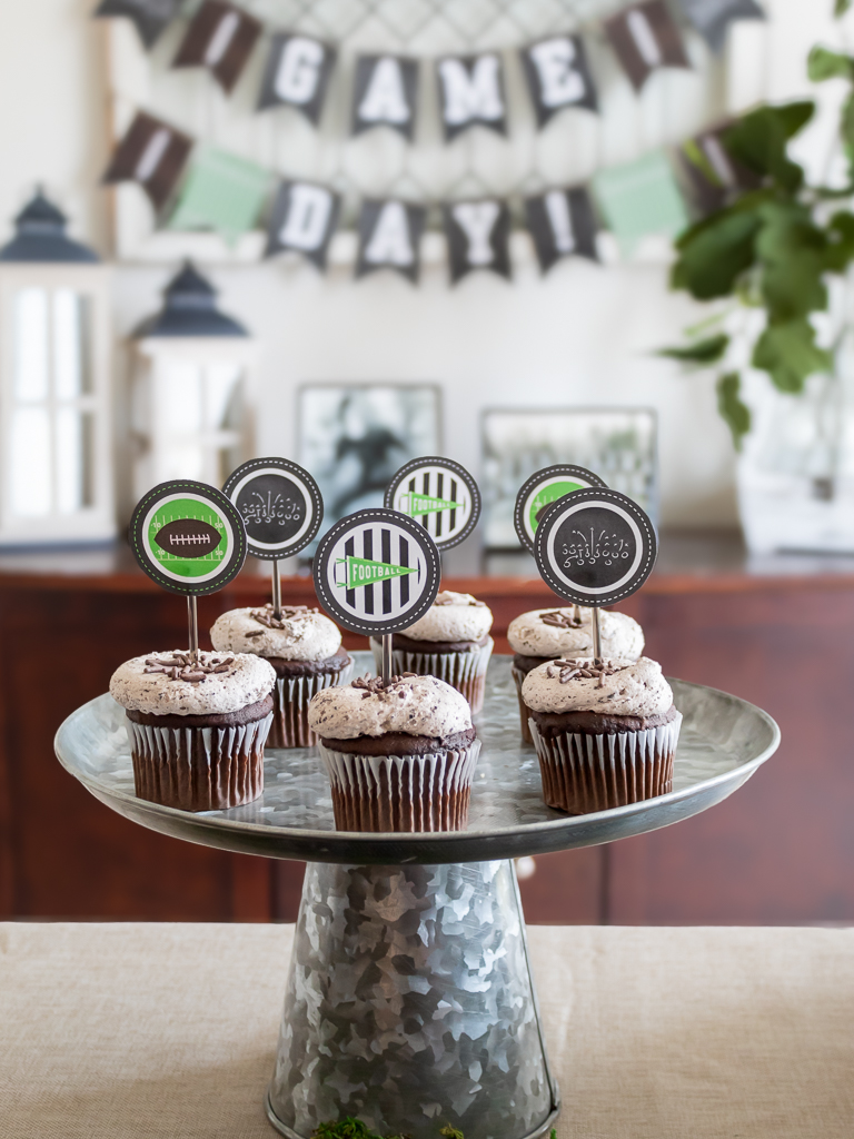 Galvanzied tray of chocolate cupakes with free printable cupcake toppers for the Big Game