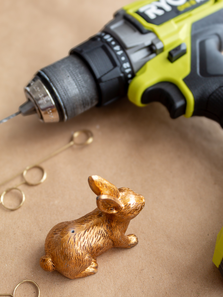 Small Gold Bunny with Hole for DIY Easter Place Card Holders