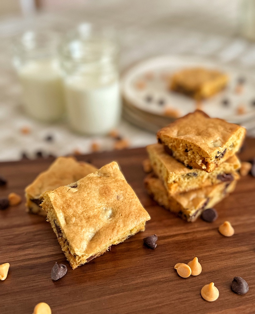 Blondie Brownie Bars from Bricks 'n Blooms