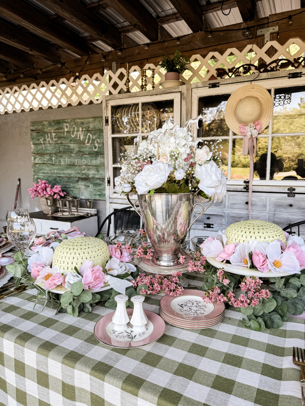 Kentucky Derby Tablescape from The Ponds Farmhouse