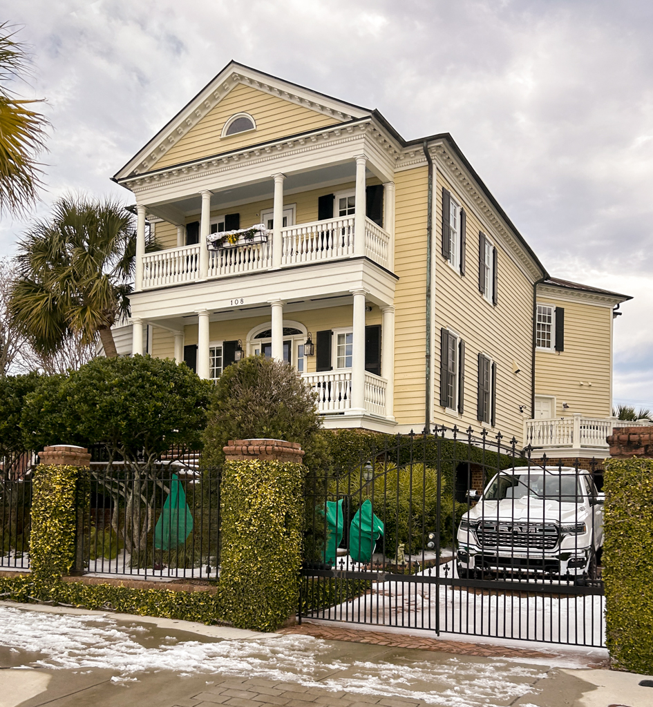 Large historic homes in Charleston, SC